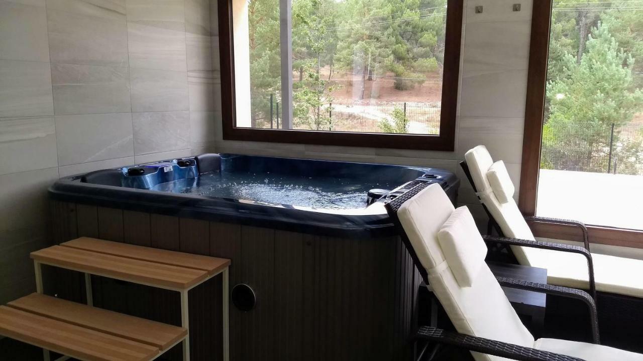 Hotel Rural El Nido De Pinares นาวาเลโน ภายนอก รูปภาพ